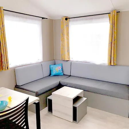Privé, Individuel, Résidence Calme, Jardin, Wifi Gratuit, Netflix, Parking Privé Rang-du-Fliers